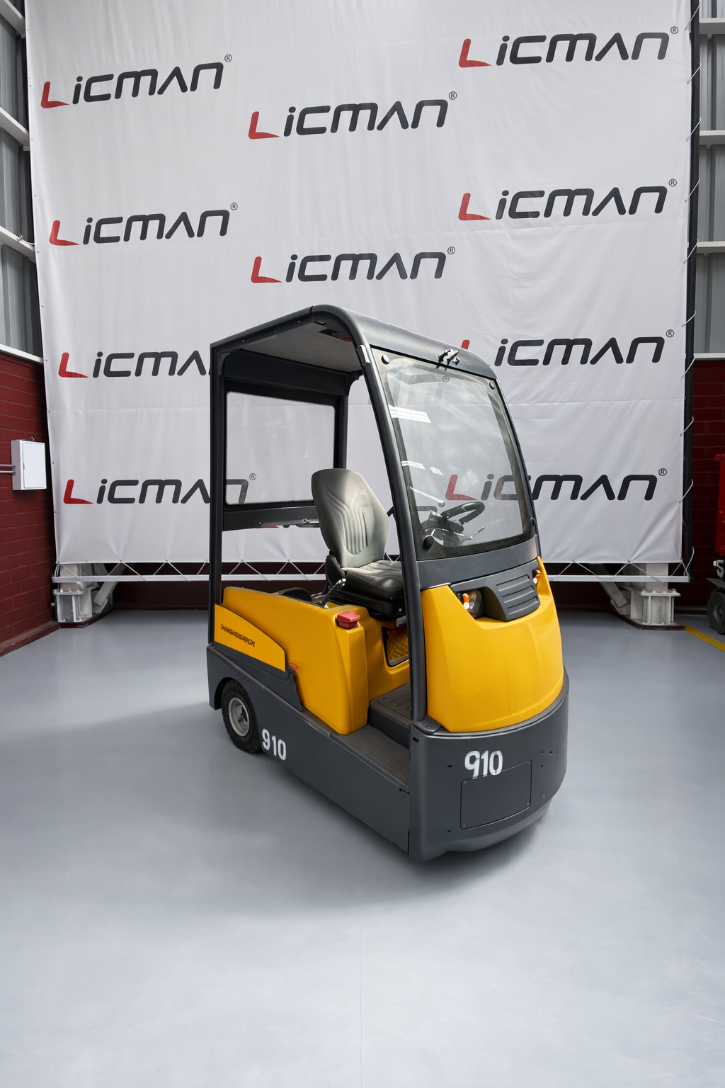 Remolcador con cabina